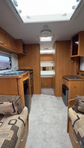 Каравана Други Lunar Clubman , снимка 7 - Каравани и кемпери - 53699076