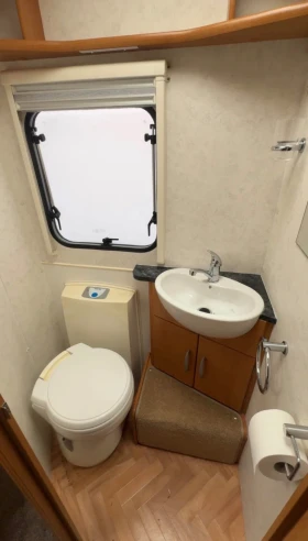 Каравана Други Lunar Clubman , снимка 4 - Каравани и кемпери - 53699076