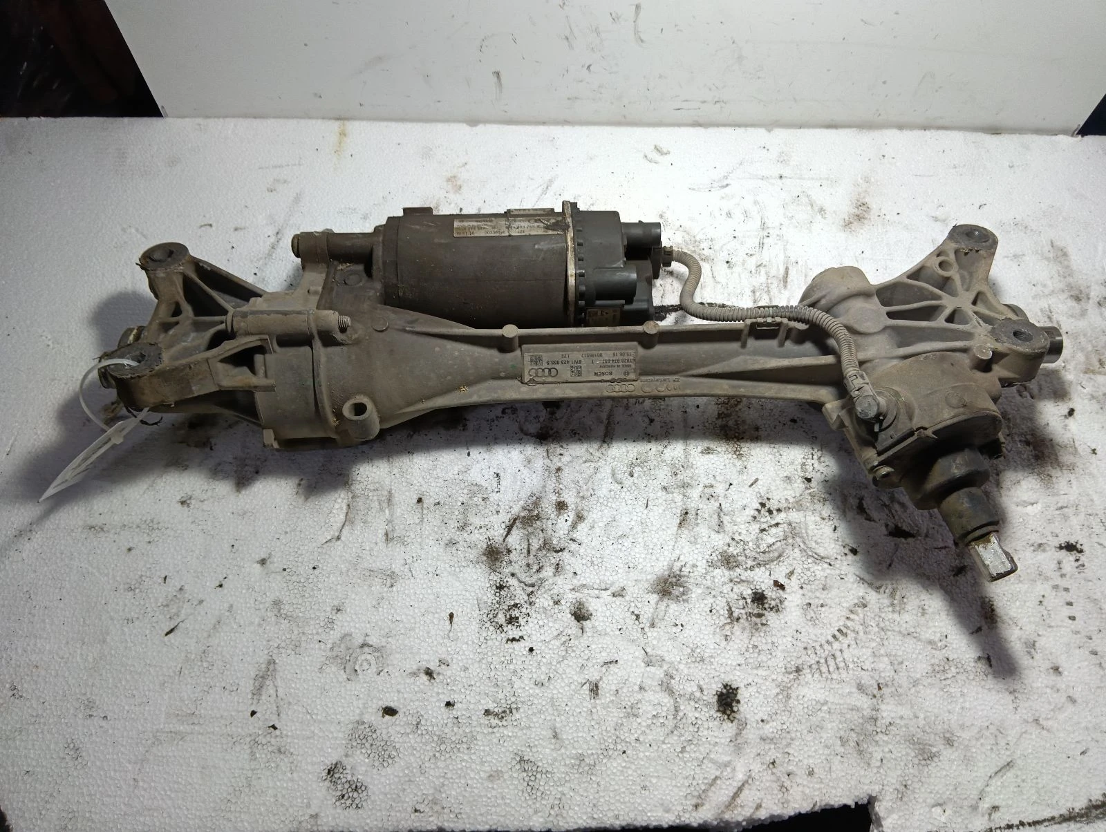 кормилна рейка 8W1423055S Audi A4