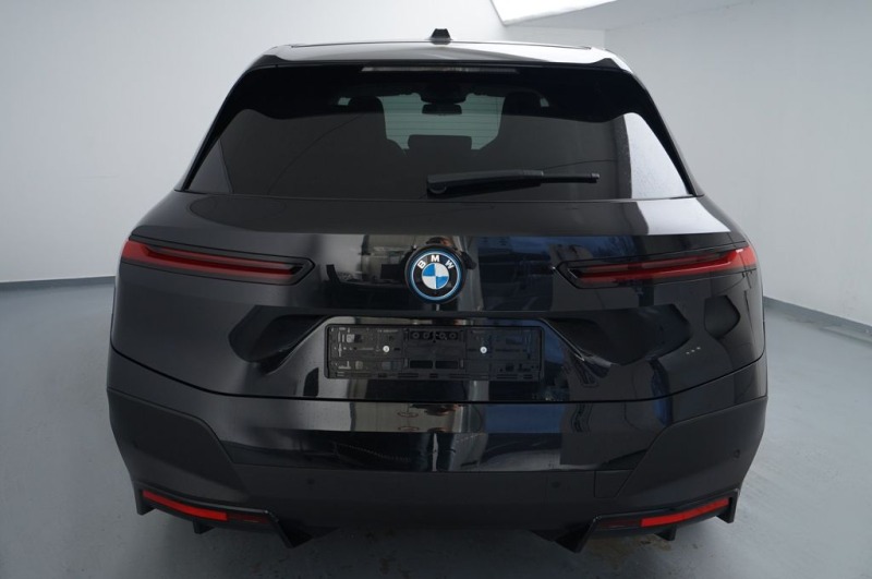 BMW iX xDrive 40/ HEAD UP/ H&K/ LASER/ 360 CAMERA/ , снимка 4 - Автомобили и джипове - 45206726