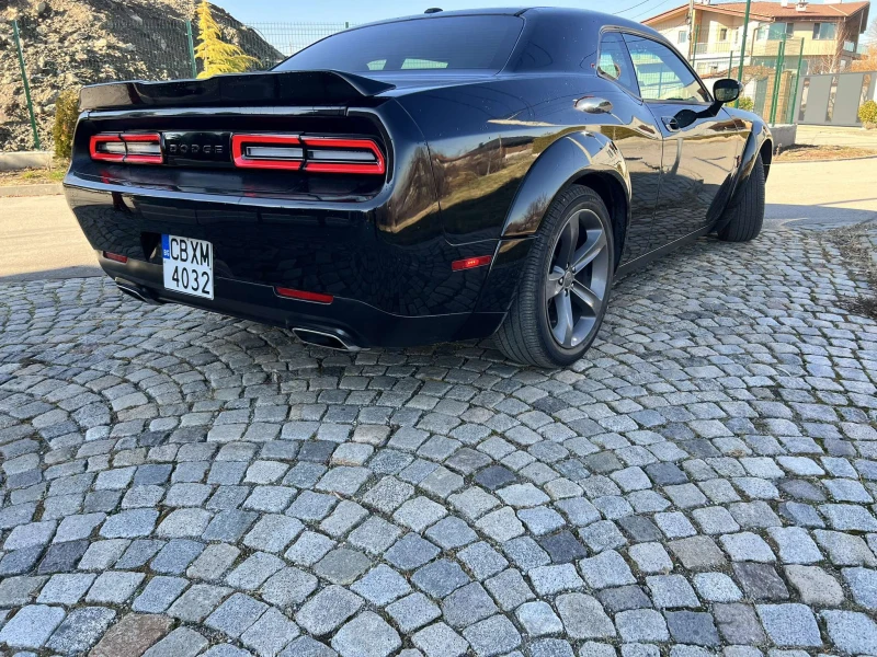 Dodge Challenger, снимка 6 - Автомобили и джипове - 48692427