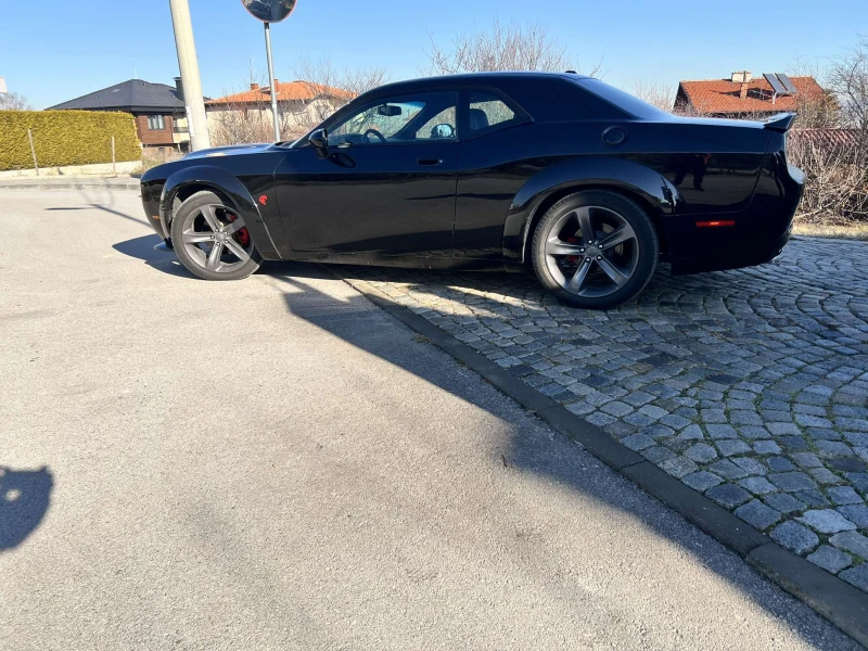 Dodge Challenger, снимка 5 - Автомобили и джипове - 48692427