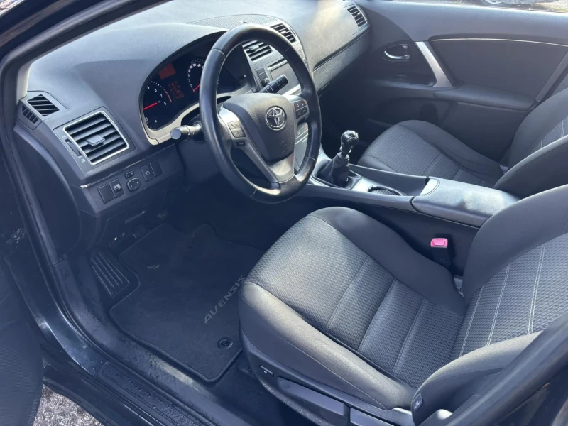 Toyota Avensis T27 facelift Navi/Camera, снимка 10 - Автомобили и джипове - 48979568