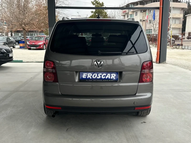 VW Touran 2.0/Метан, снимка 6 - Автомобили и джипове - 49257732