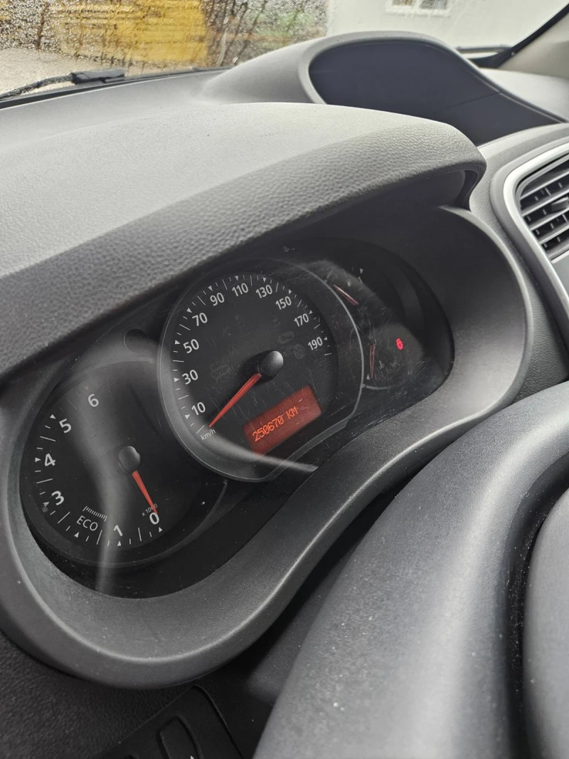 Renault Kangoo 1.5dci 2019, снимка 6 - Автомобили и джипове - 49711859