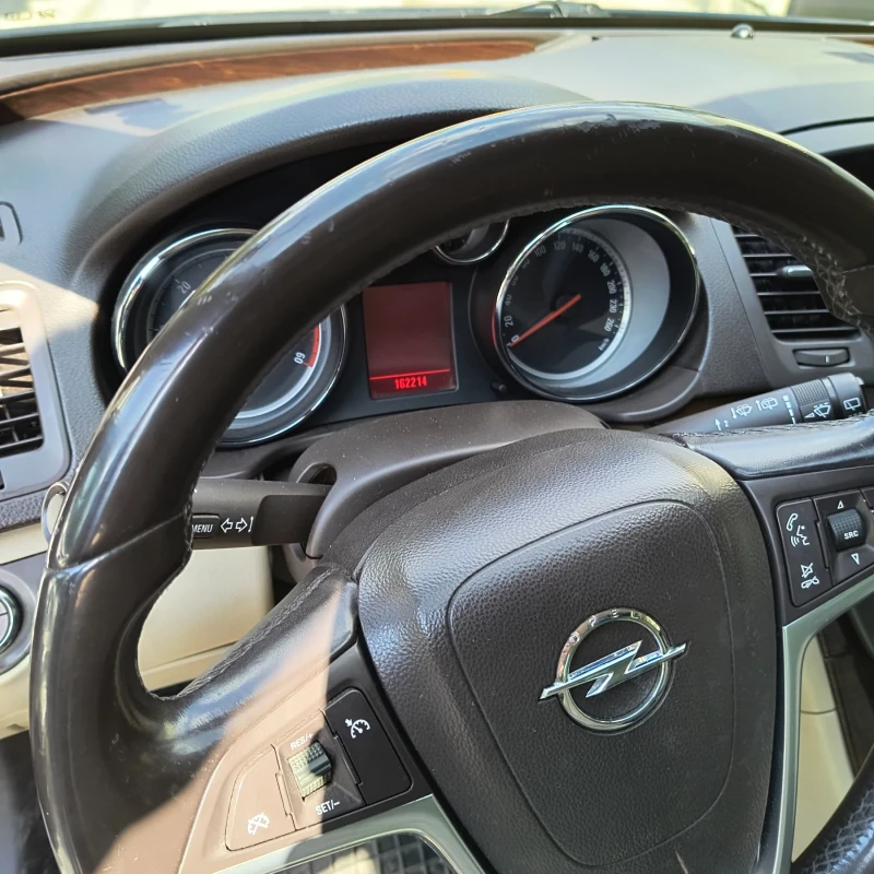 Opel Insignia, снимка 10 - Автомобили и джипове - 50665738