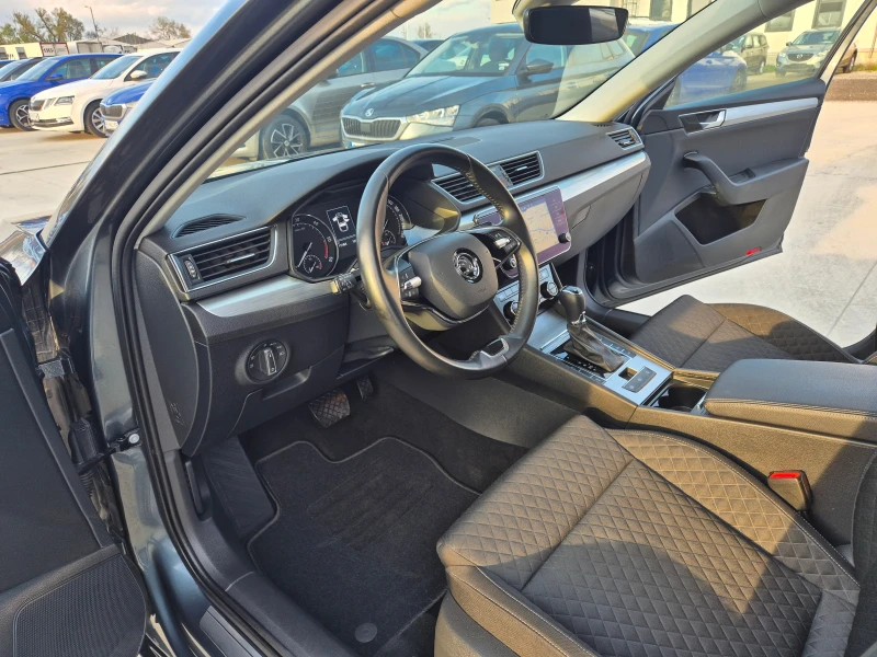 Skoda Superb С-Гаранция-4х4-2.0TDI-А/Т-200кс., снимка 13 - Автомобили и джипове - 49850597