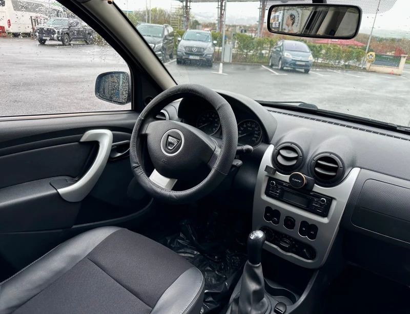 Dacia Sandero 1.5 Disel, снимка 11 - Автомобили и джипове - 50320636