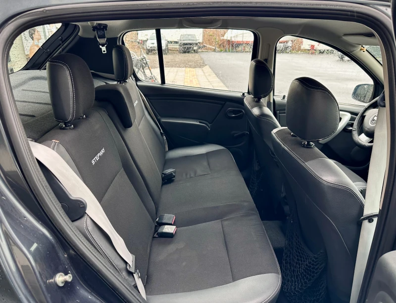 Dacia Sandero 1.5 Disel, снимка 12 - Автомобили и джипове - 50320636