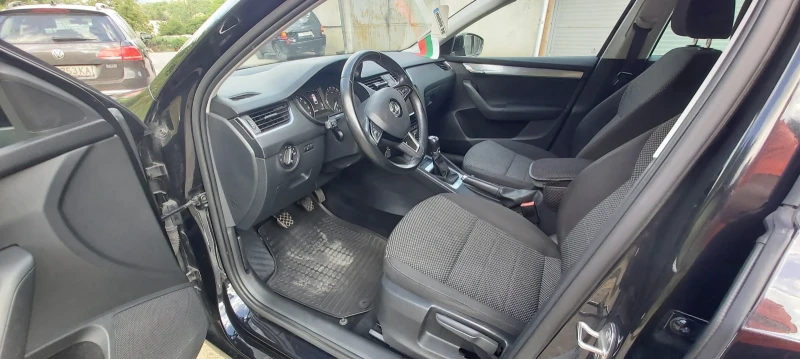 Skoda Octavia 1.6 ТДИ (4х4), снимка 8 - Автомобили и джипове - 52563179