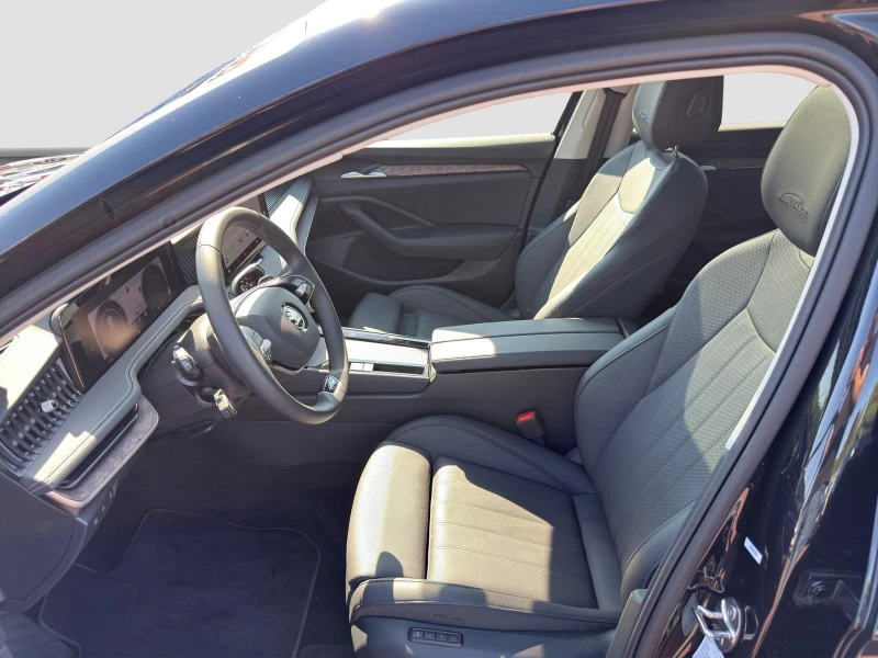 Skoda Superb 2.0TSI* L&K* 4x4* PANO* CAMERA* DISTR* KEYLESS* CA, снимка 8 - Автомобили и джипове - 51769804