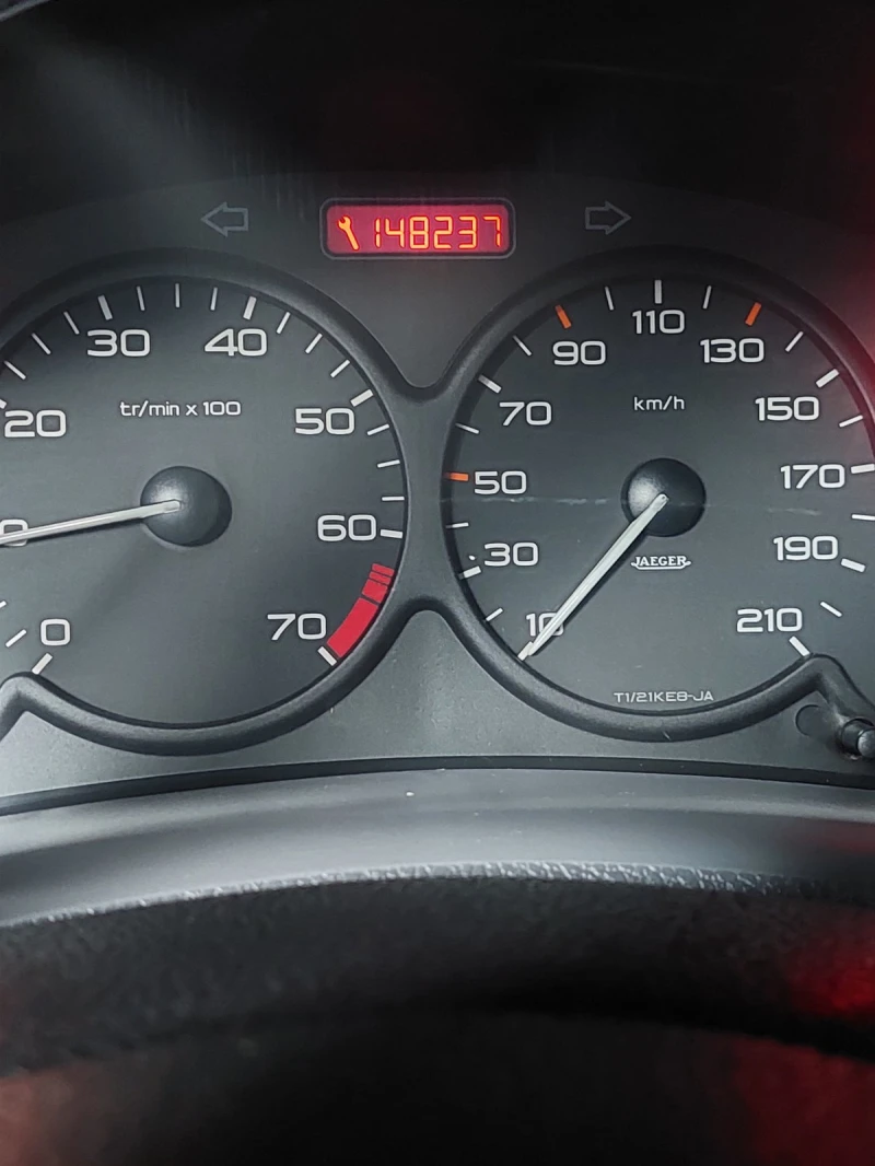 Peugeot 206, снимка 8 - Автомобили и джипове - 52326360