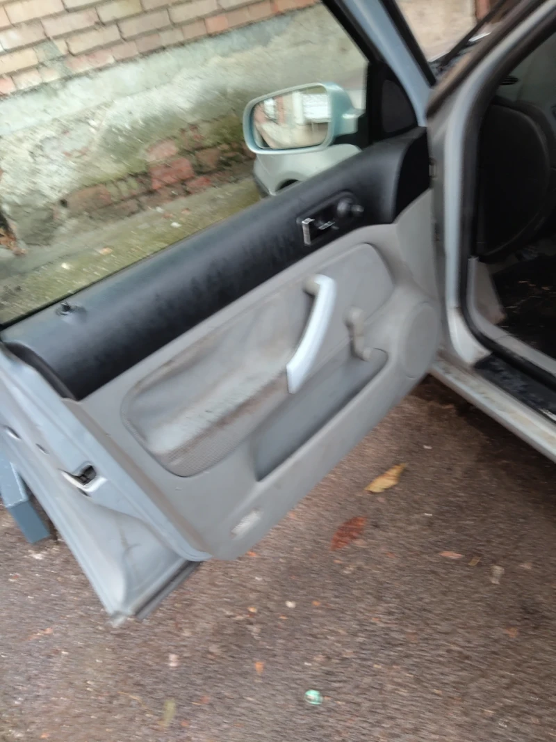 VW Golf, снимка 11 - Автомобили и джипове - 52843486