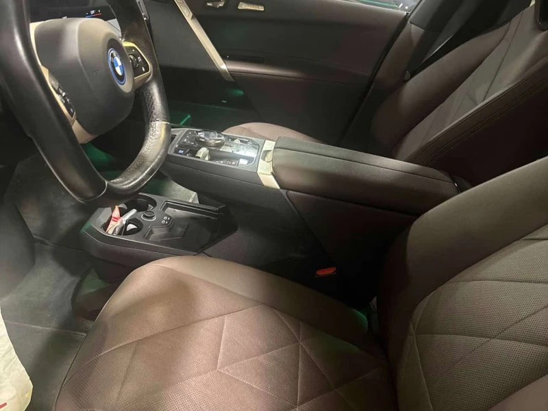 BMW iX xDrive40  CARFAX, снимка 11 - Автомобили и джипове - 53559061