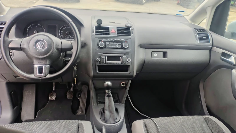 VW Touran, снимка 8 - Автомобили и джипове - 53569874