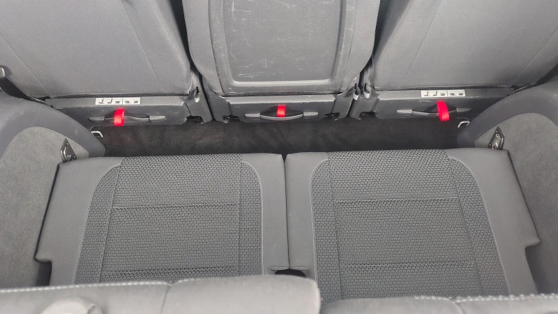 VW Touran, снимка 5 - Автомобили и джипове - 53569874
