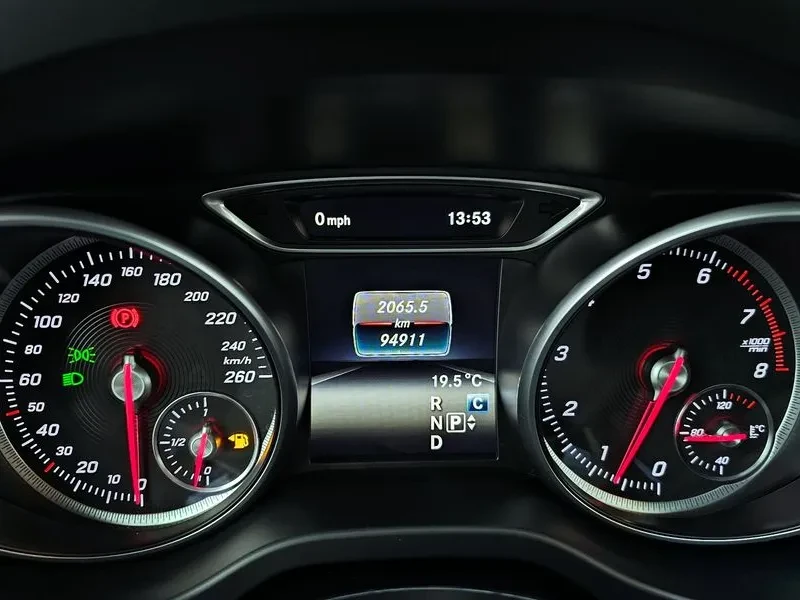 Mercedes-Benz CLA 250 4Matic, снимка 8 - Автомобили и джипове - 55100320