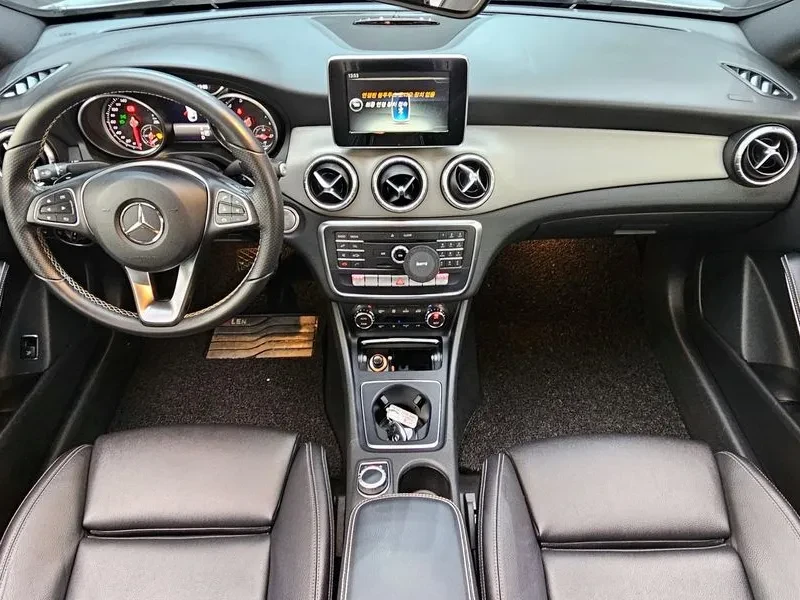 Mercedes-Benz CLA 250 4Matic, снимка 7 - Автомобили и джипове - 55100320