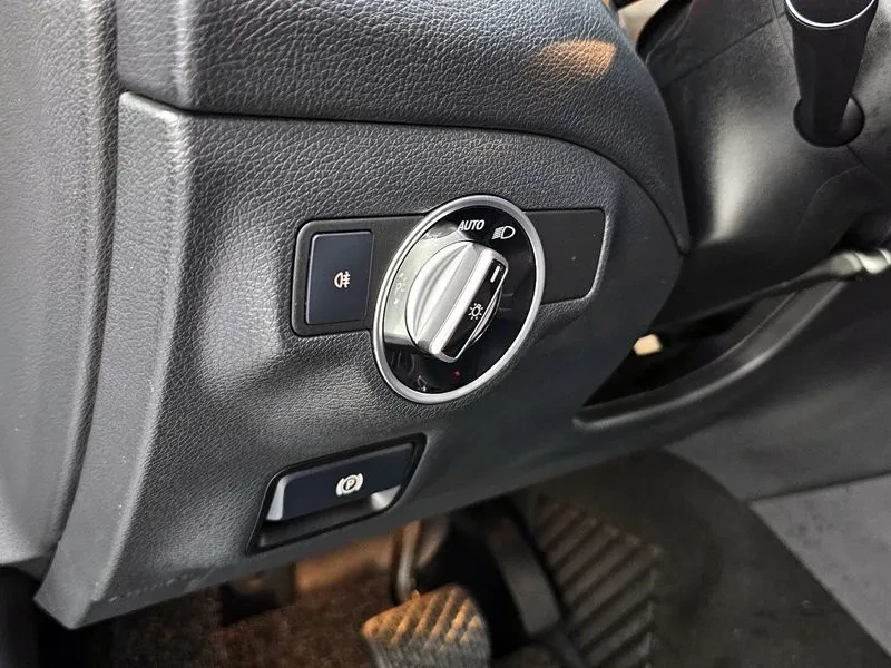 Mercedes-Benz CLA 250 4Matic, снимка 16 - Автомобили и джипове - 55100320