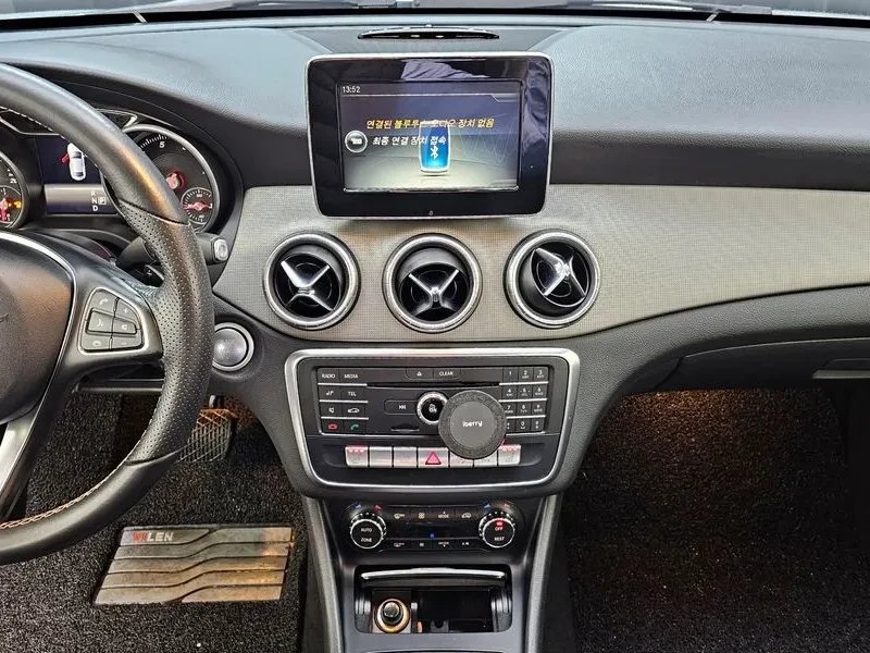 Mercedes-Benz CLA 250 4Matic, снимка 14 - Автомобили и джипове - 55100320