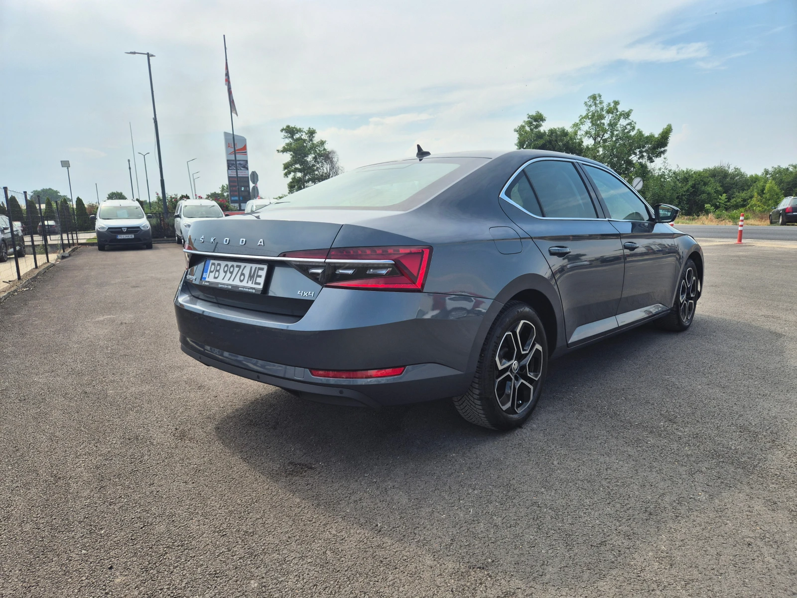 Skoda Superb С-Гаранция-4х4-2.0TDI-А/Т-200кс. - изображение 5