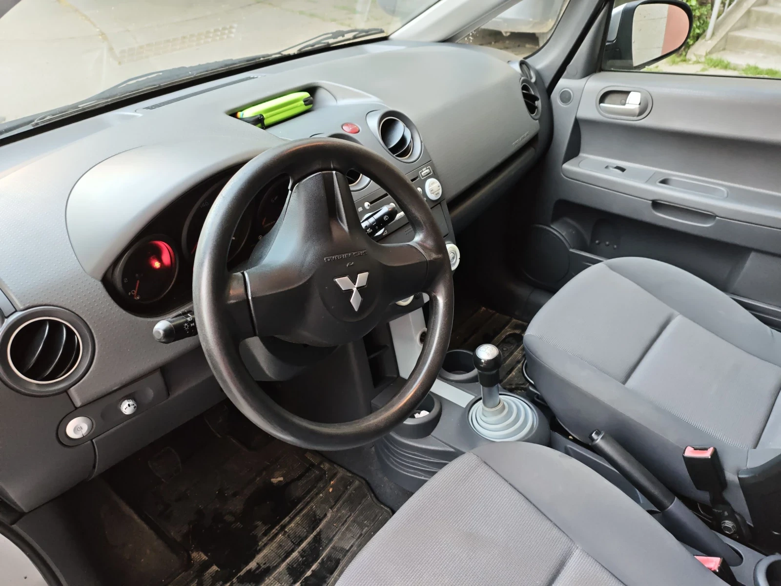 Mitsubishi Colt  - изображение 6
