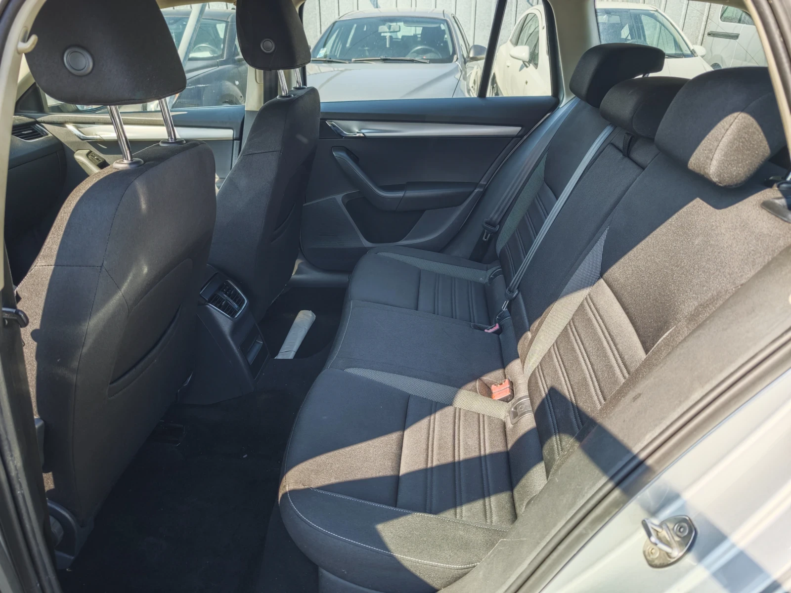 Skoda Octavia Facelift 1.6TDI EURO 6 с РЕГИСТРАЦИЯ  - изображение 9