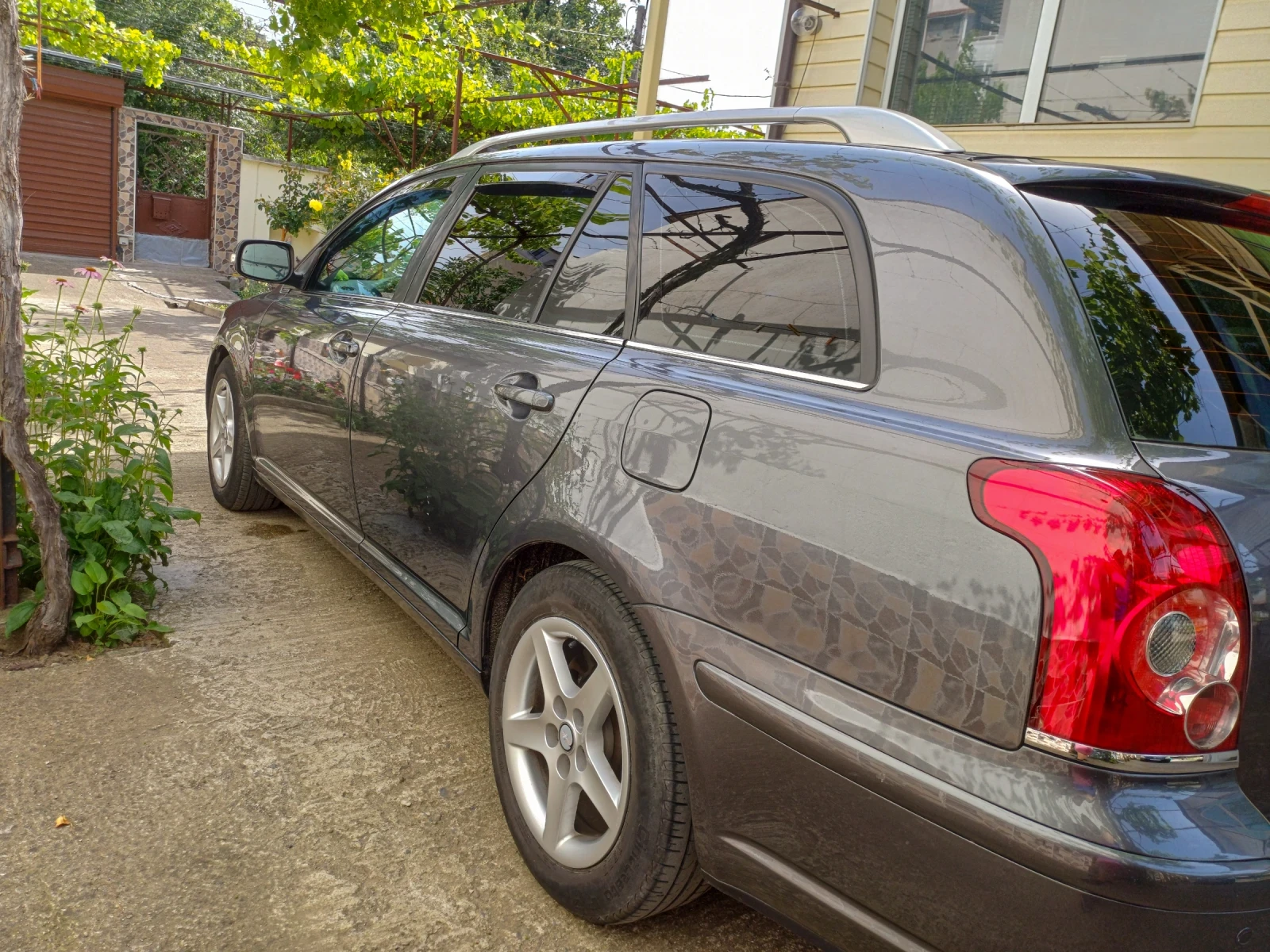 Toyota Avensis 2.0 D4D 126кс - изображение 6