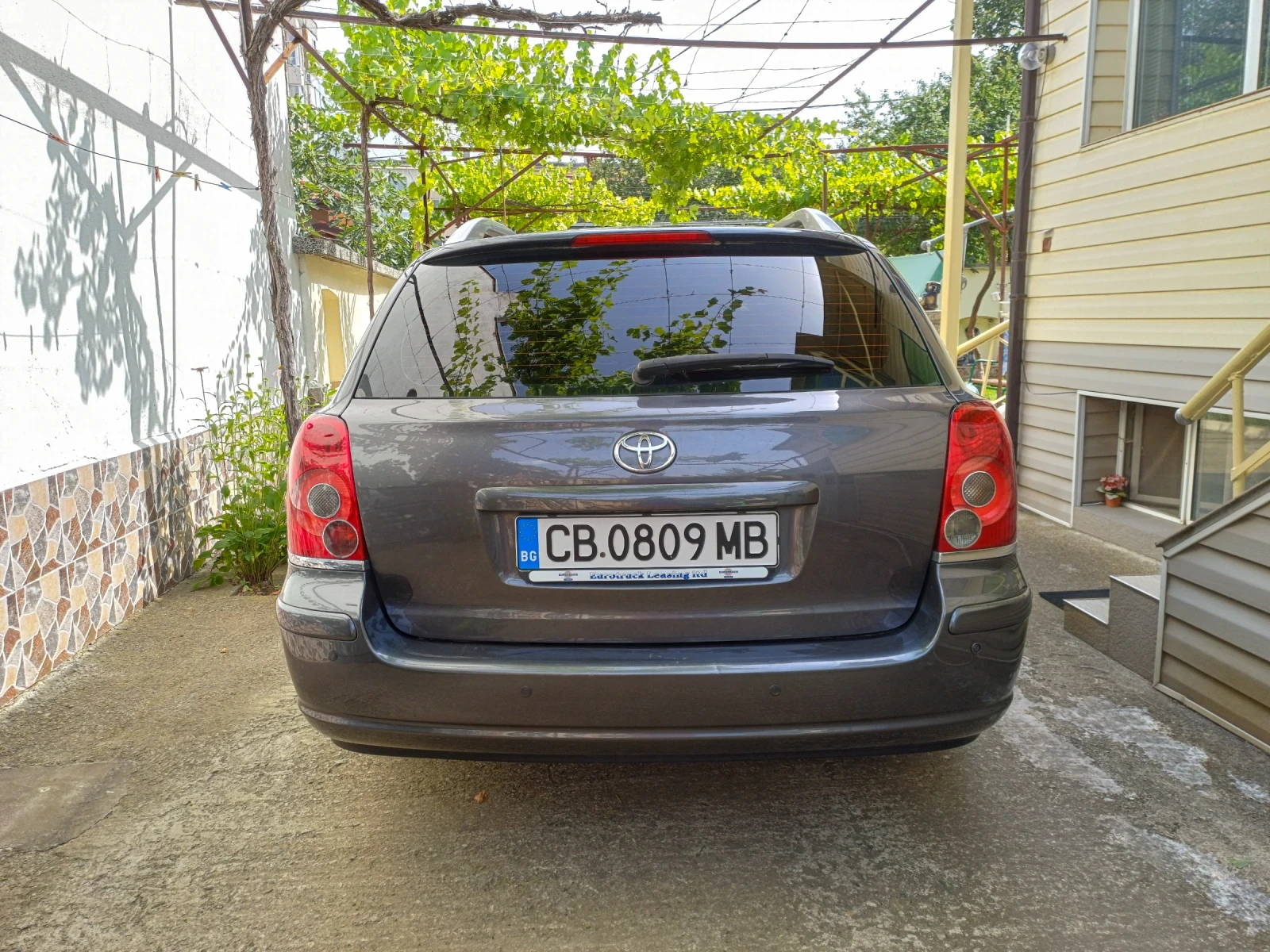 Toyota Avensis 2.0 D4D 126кс - изображение 5