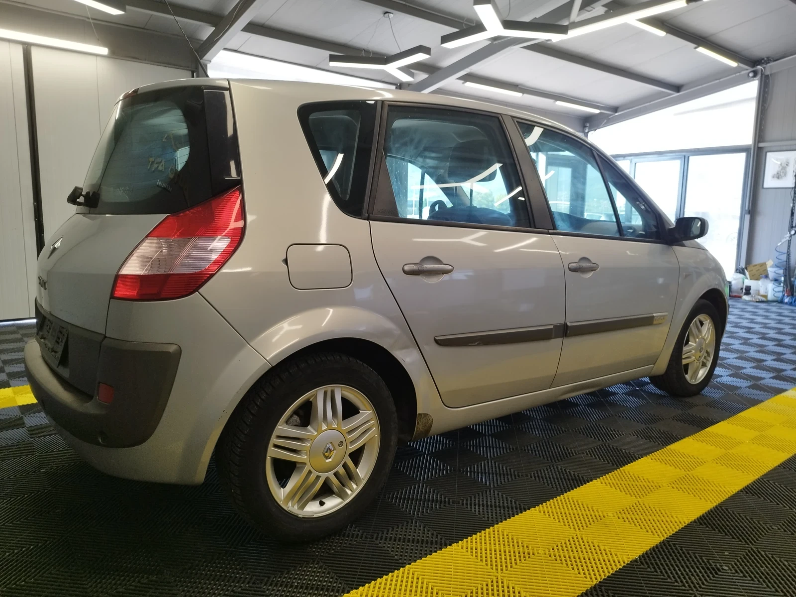 Renault Scenic 1.6 бензин  - изображение 5