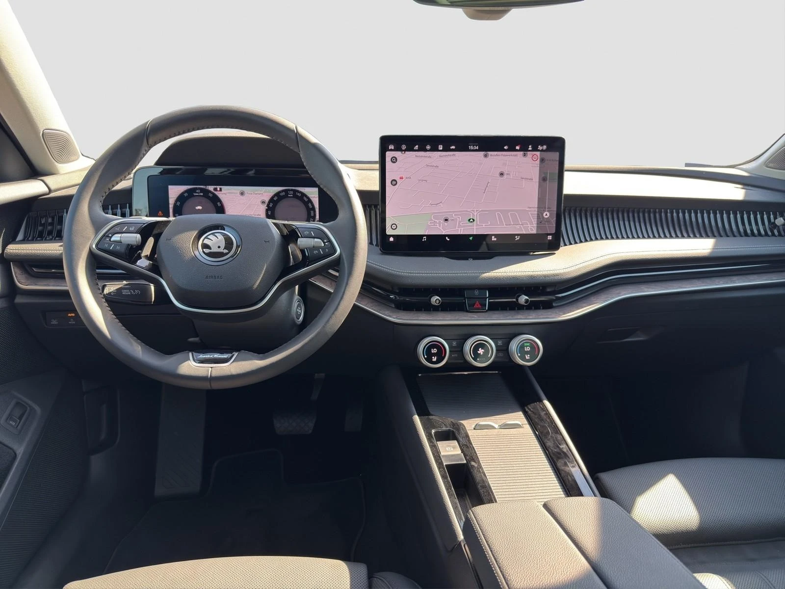 Skoda Superb 2.0TSI* L&K* 4x4* PANO* CAMERA* DISTR* KEYLESS* CA | Mobile.bg   11