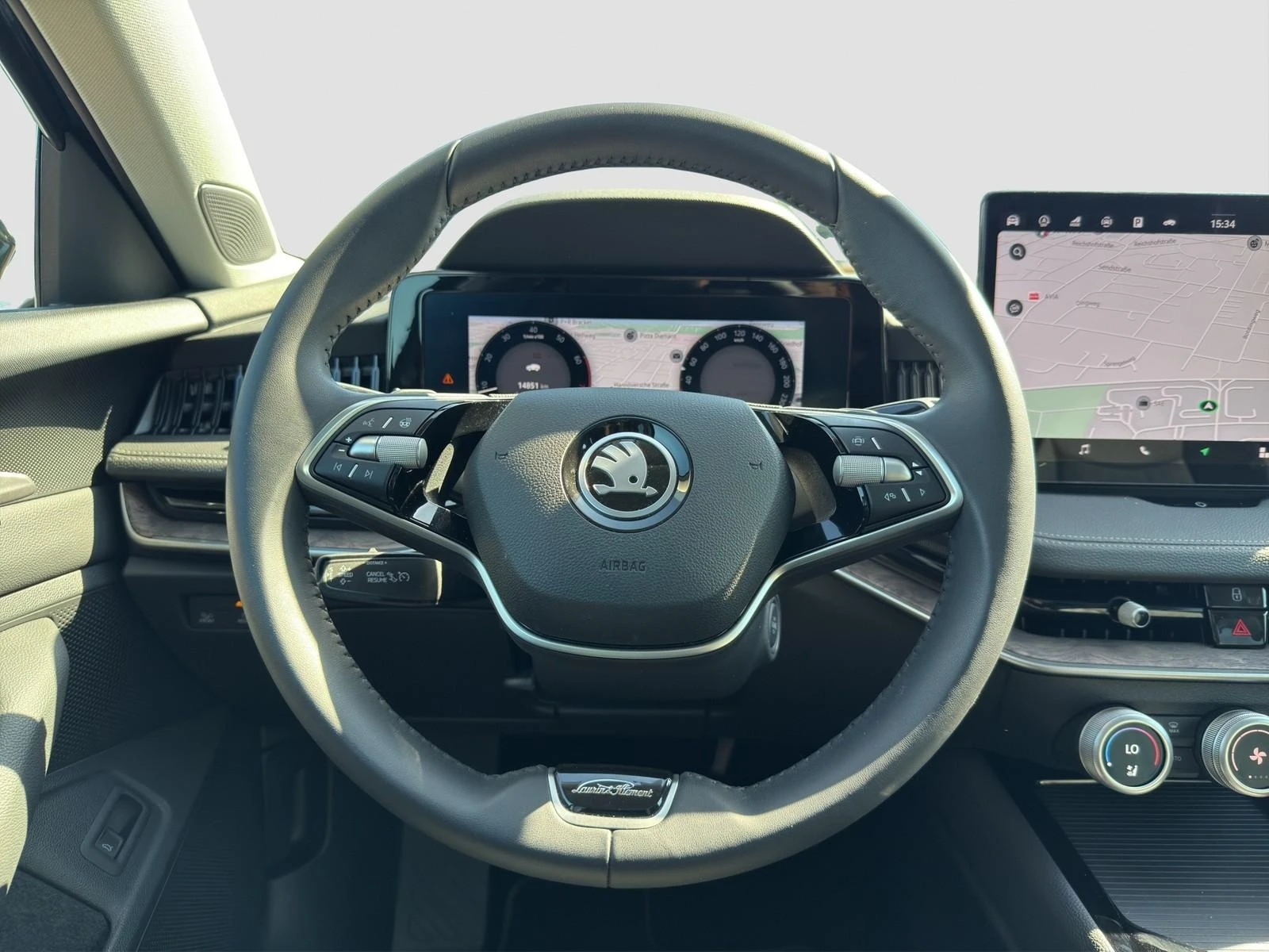 Skoda Superb 2.0TSI* L&K* 4x4* PANO* CAMERA* DISTR* KEYLESS* CA - изображение 9