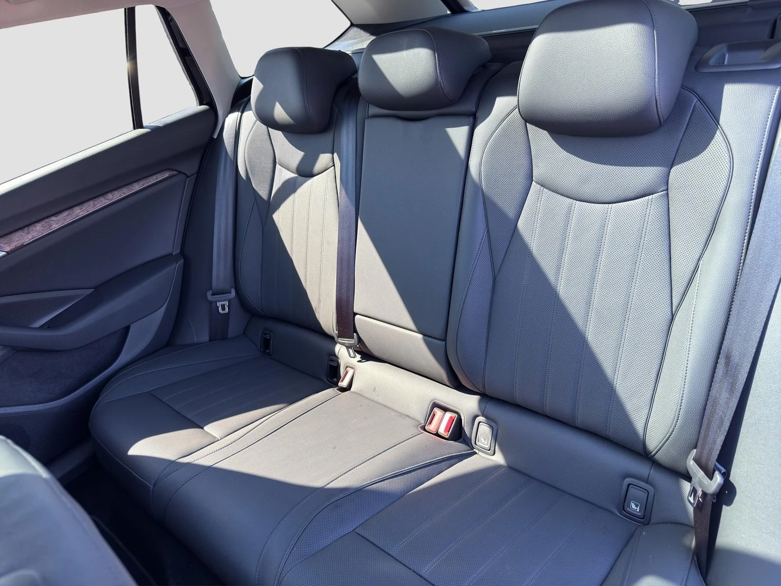 Skoda Superb 2.0TSI* L&K* 4x4* PANO* CAMERA* DISTR* KEYLESS* CA | Mobile.bg   13