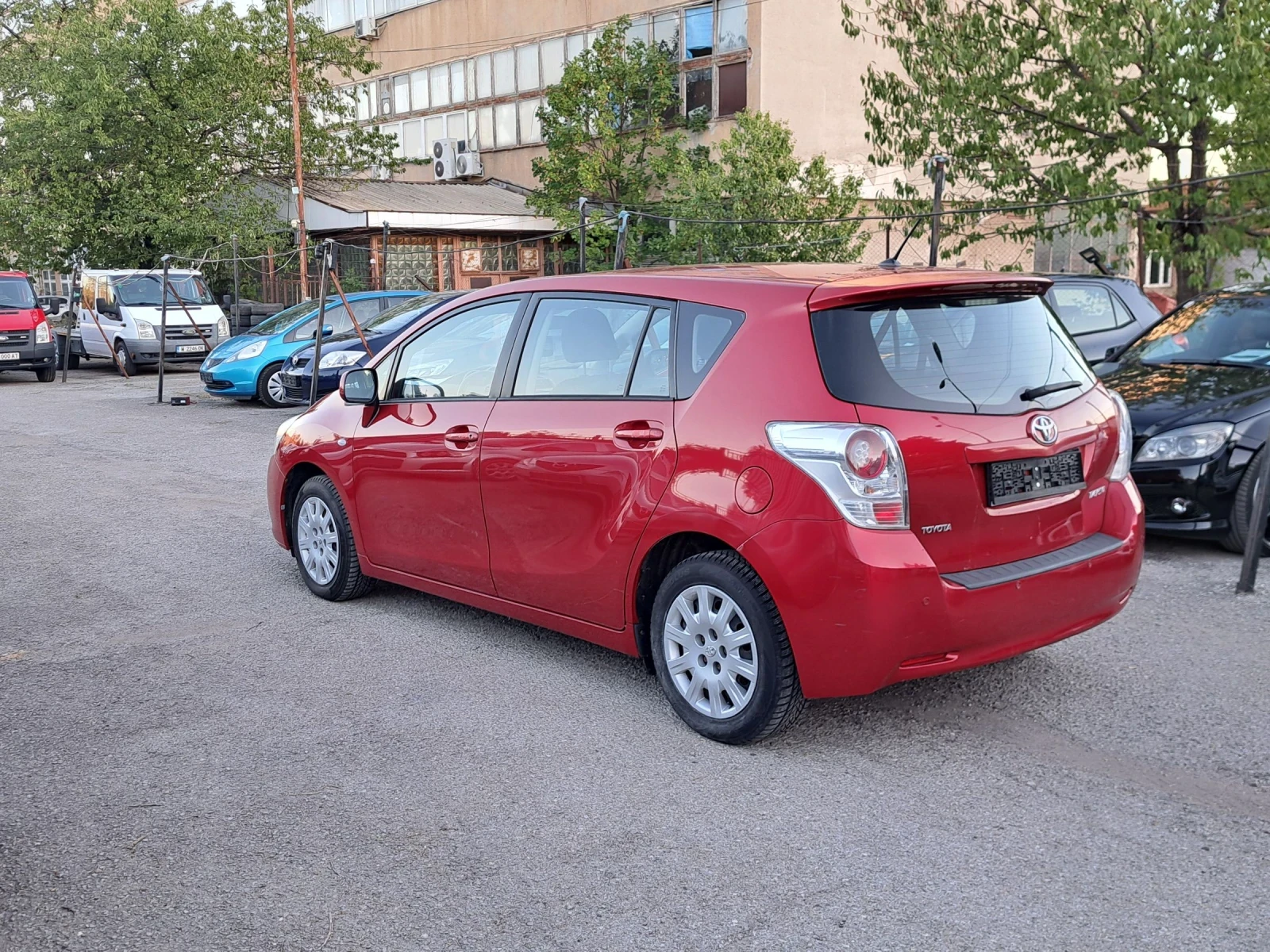 Toyota Verso 2.0d4d 2009г - изображение 4