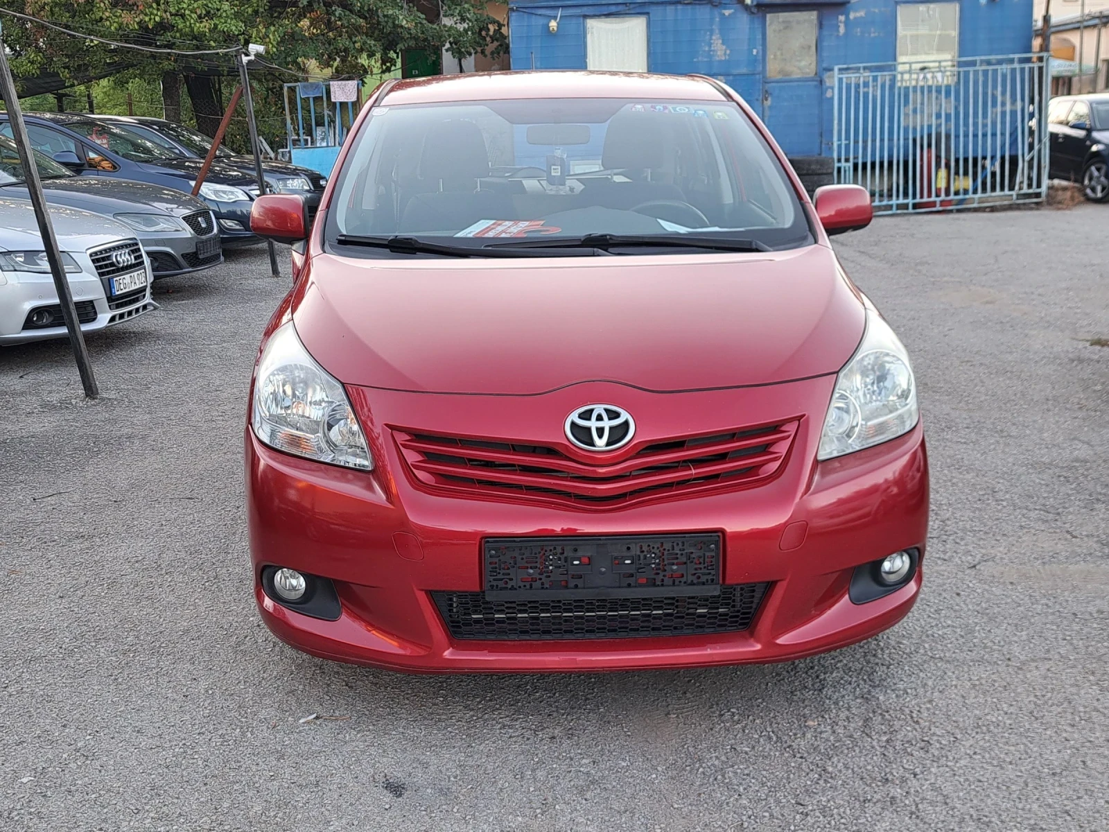 Toyota Verso 2.0d4d 2009г - изображение 10