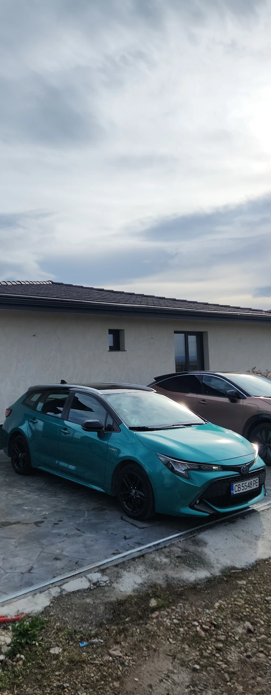 Toyota Corolla 1.8 HYBRID - изображение 3