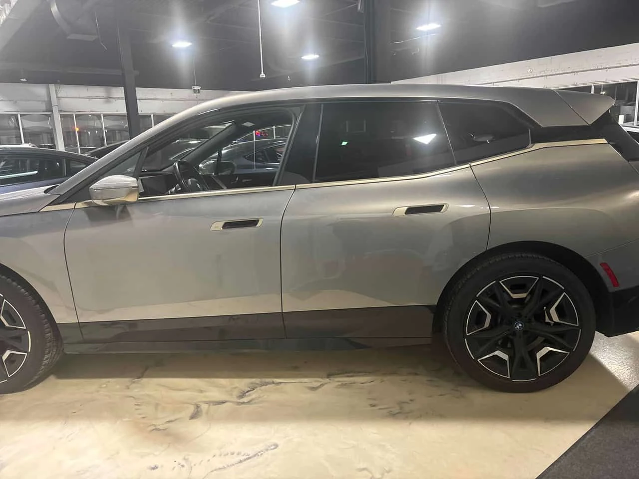 BMW iX xDrive40  CARFAX | Mobile.bg � ����������� 2