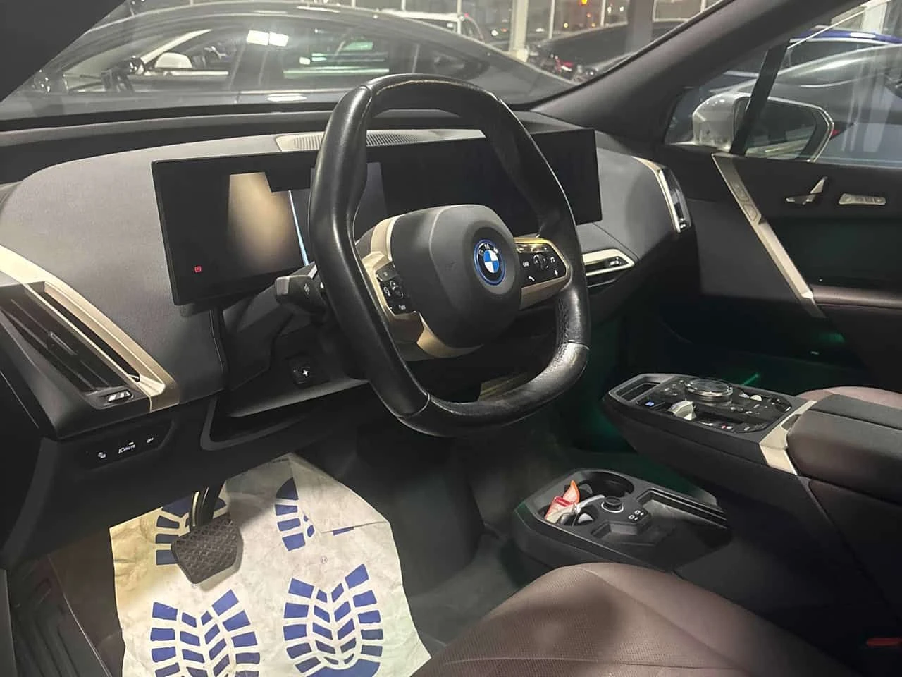 BMW iX xDrive40  CARFAX | Mobile.bg � ����������� 5