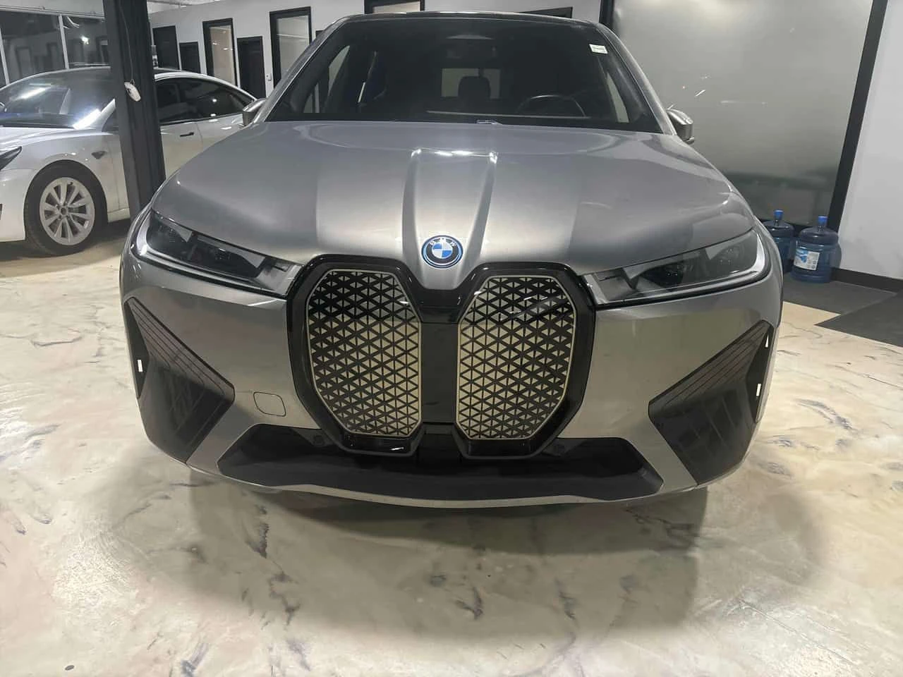 BMW iX xDrive40  CARFAX | Mobile.bg � ����������� 6