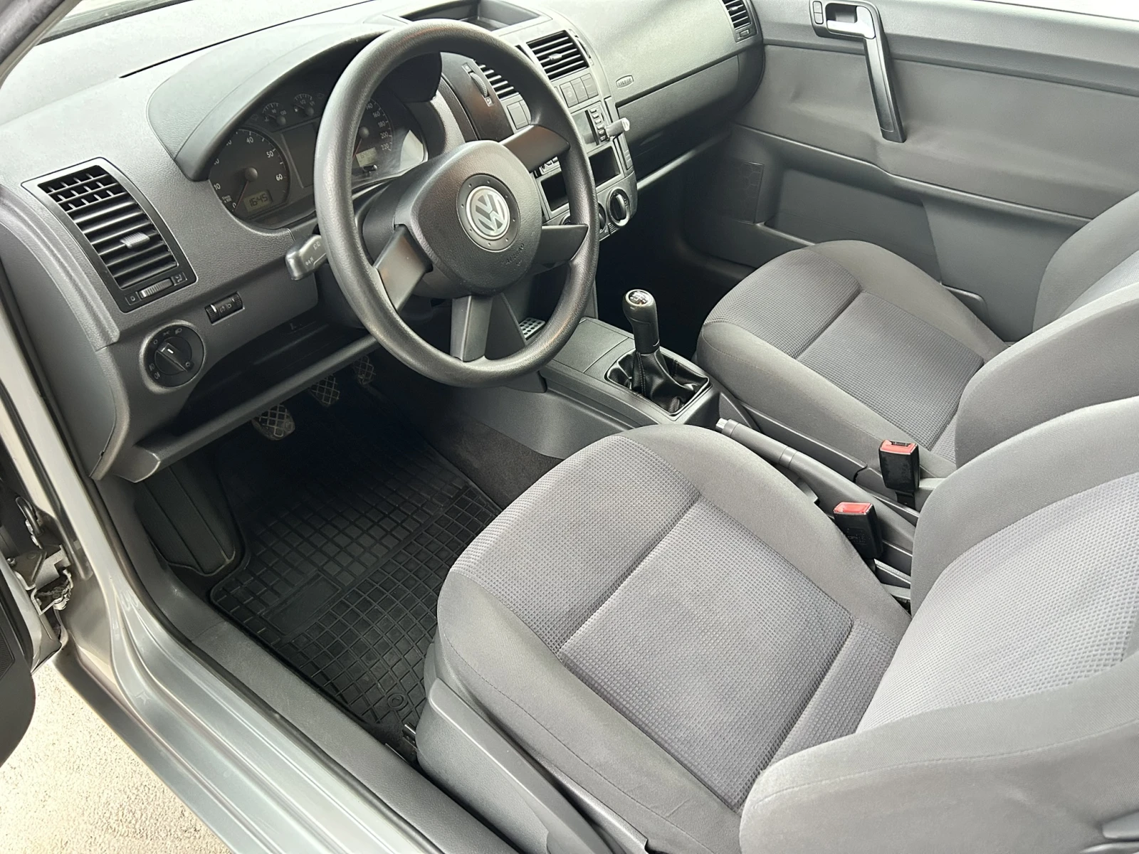 VW Polo 1.4i* Klima* Kamera* 64000km - изображение 9