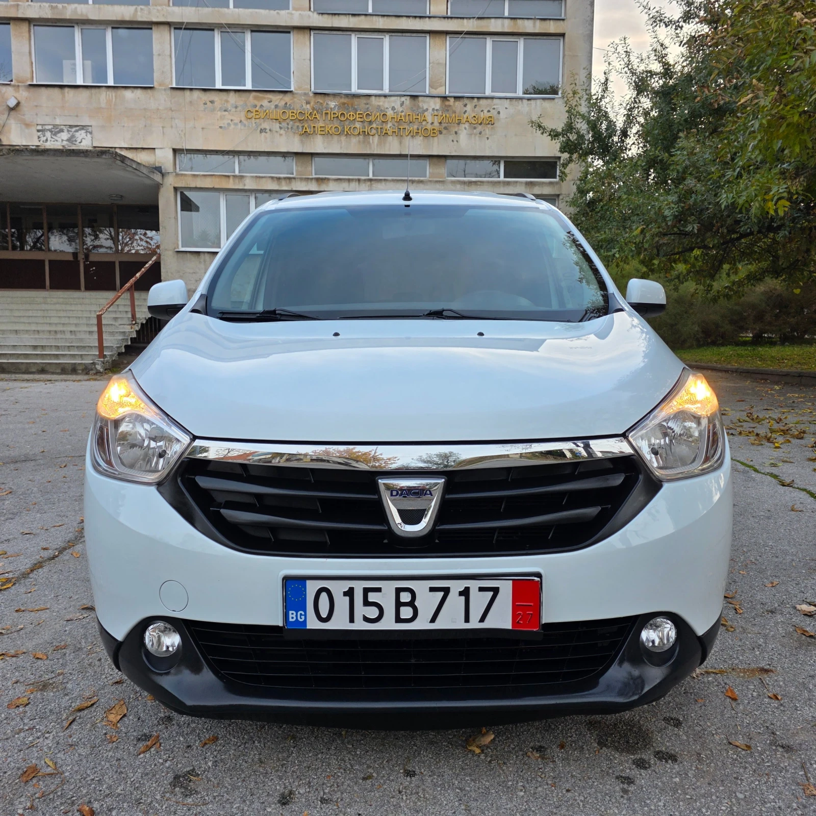 Dacia Lodgy 1.5DCI, снимка 10 - Автомобили и джипове - 53967618