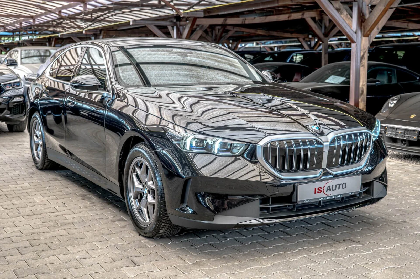 BMW 520 i/Ambient/Virtual/Active Guard/Adaptive Led/Pedest, снимка 2 - Автомобили и джипове - 54344721