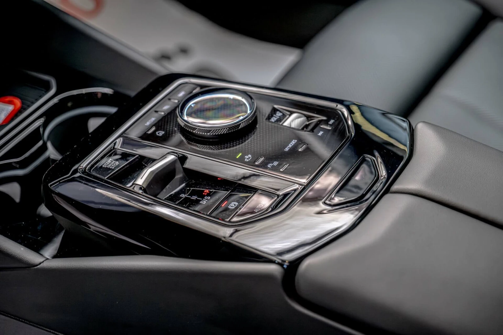 BMW 520 i/Ambient/Virtual/Active Guard/Adaptive Led/Pedest, снимка 9 - Автомобили и джипове - 54344721