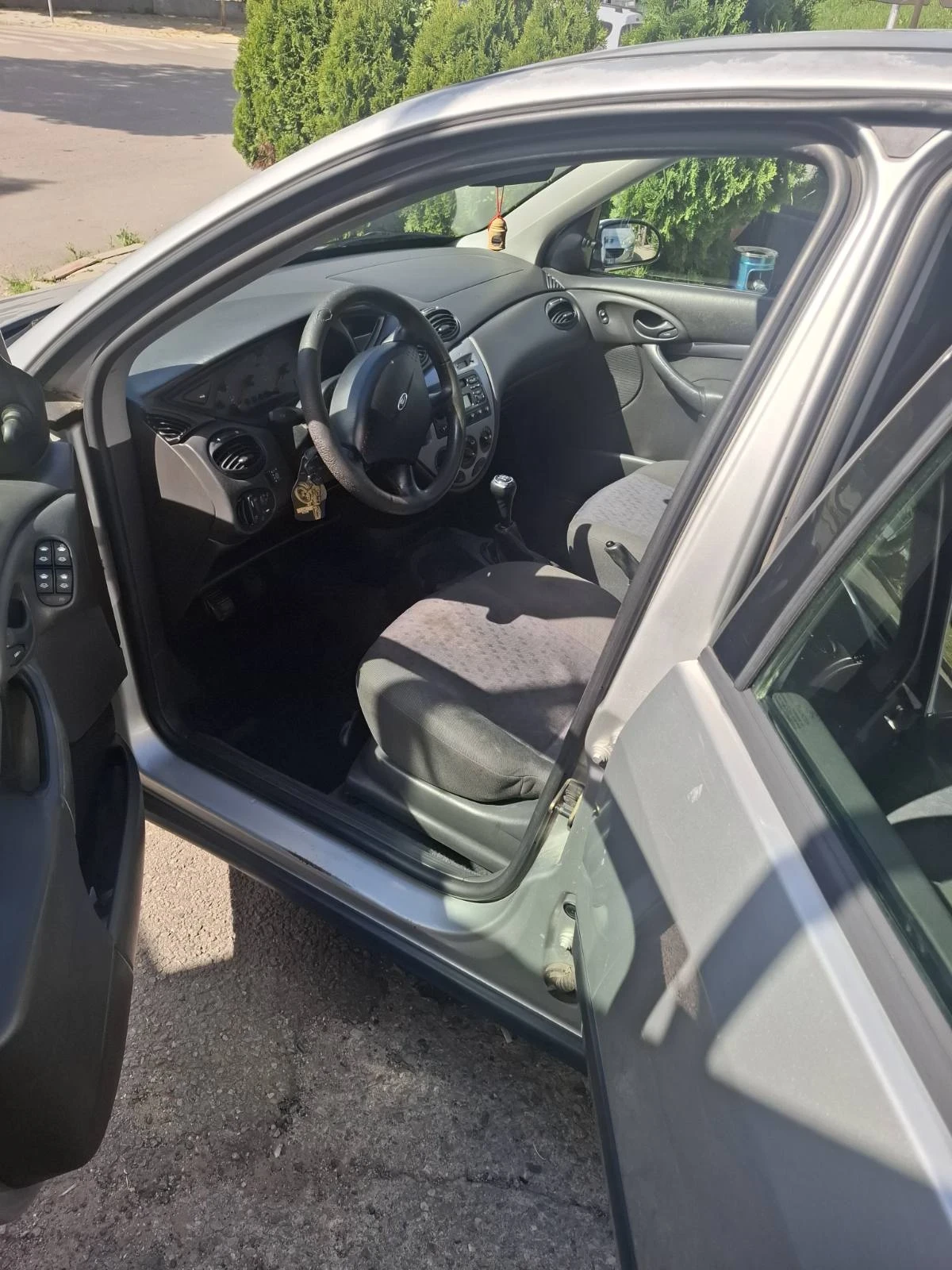 Ford Focus 1.6, снимка 5 - Автомобили и джипове - 54943175