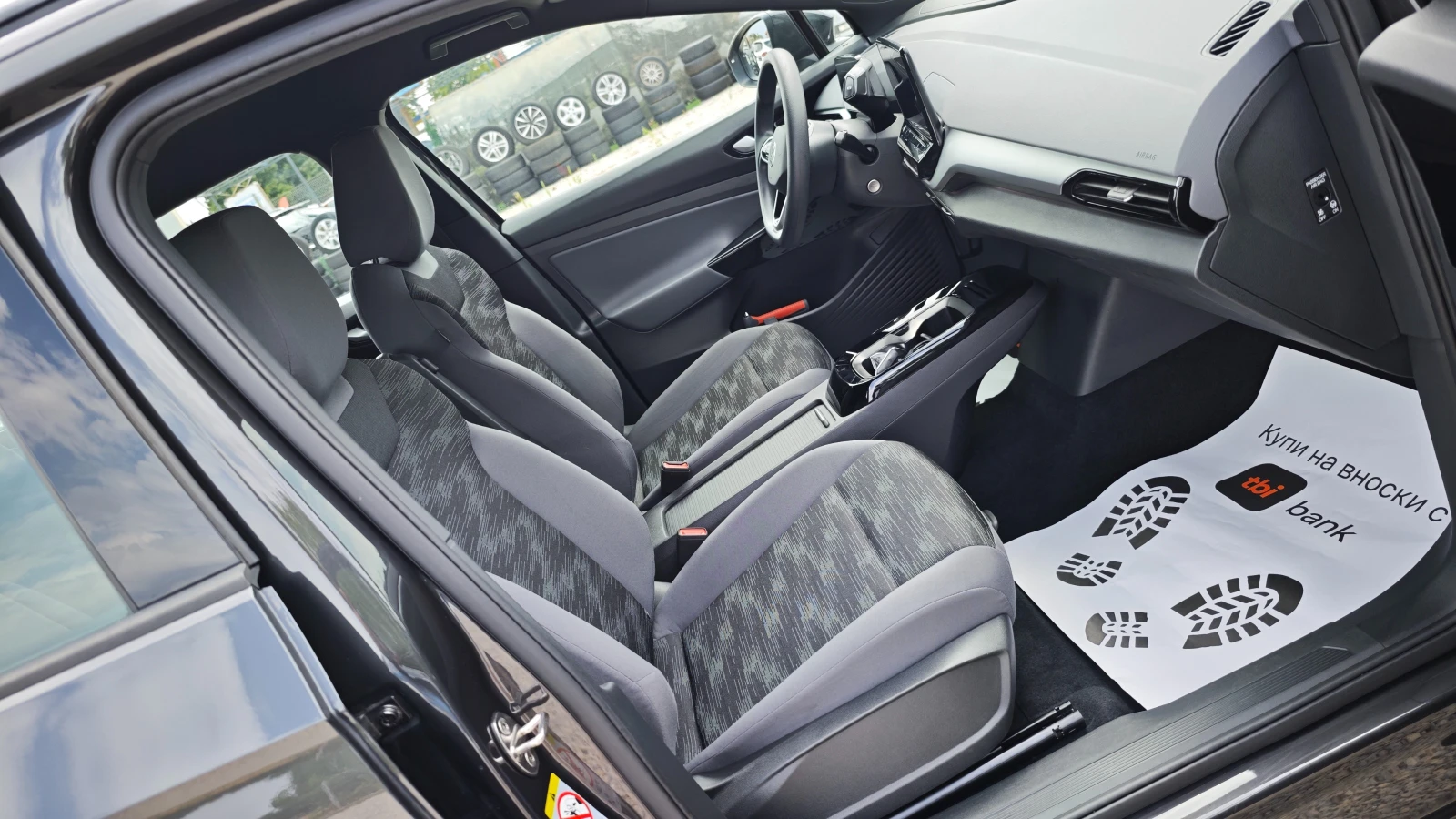 VW ID.4 НЕРАЗЛИЧИМ ОТ НОВ/ДАНЪЧЕН КРЕДИТ/Pro Performance, снимка 13 - Автомобили и джипове - 55278761