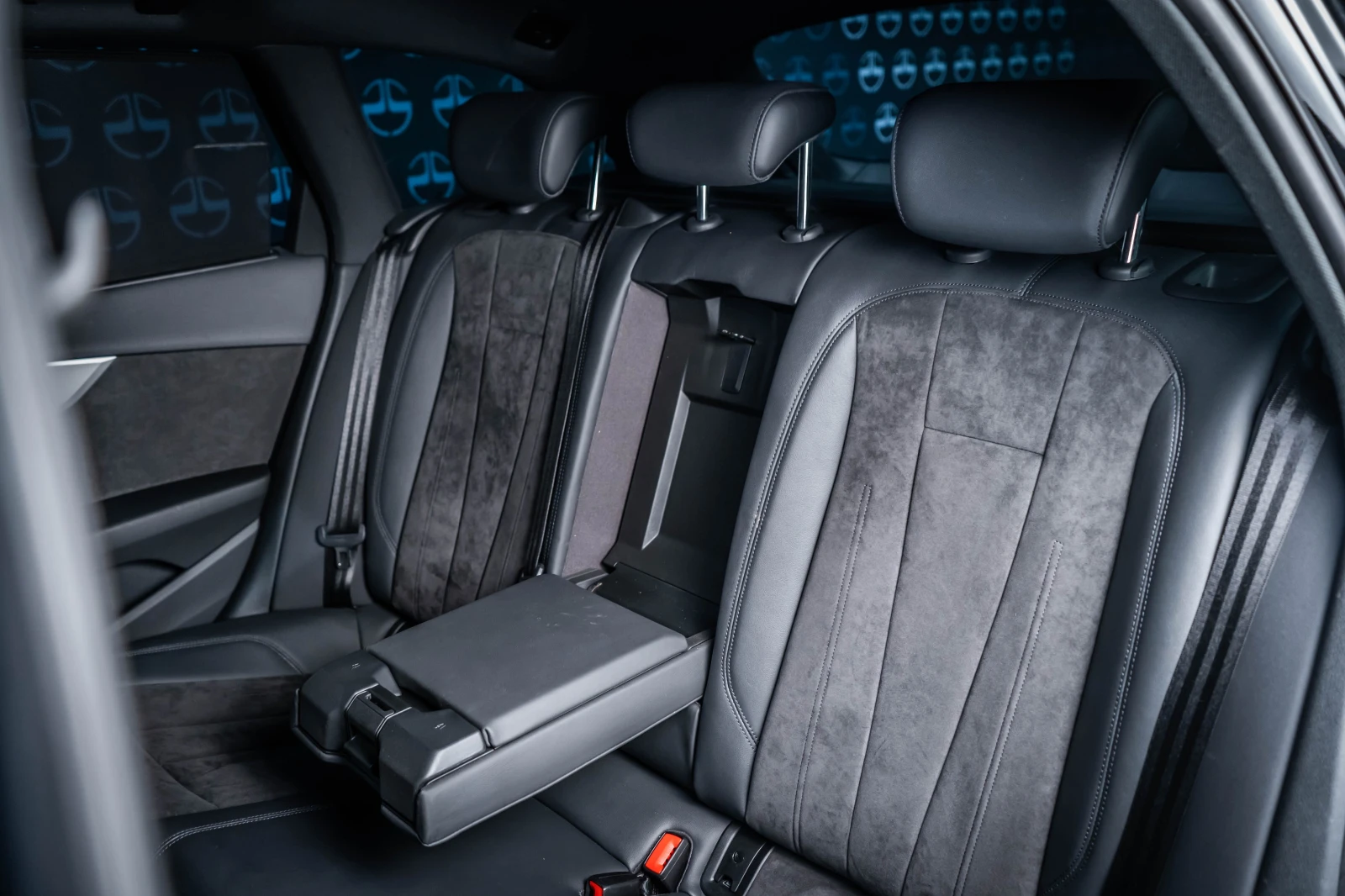 Audi A4 2.0 TDI S-line Matrix Digital Display, снимка 16 - Автомобили и джипове - 55442460
