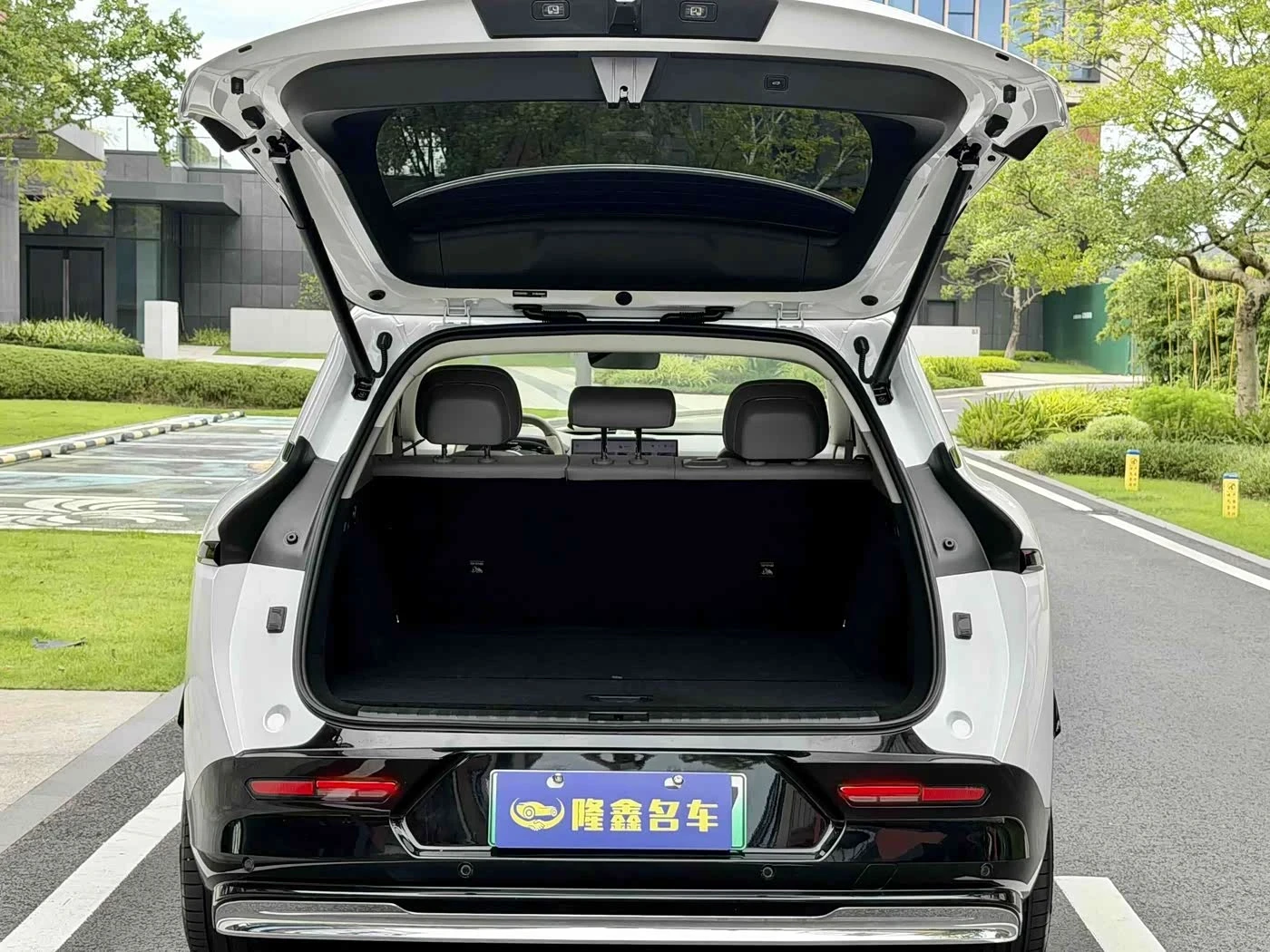 Zeekr 7X Intelligent Driving 75KW autogeorge.com, снимка 15 - Автомобили и джипове - 55689217