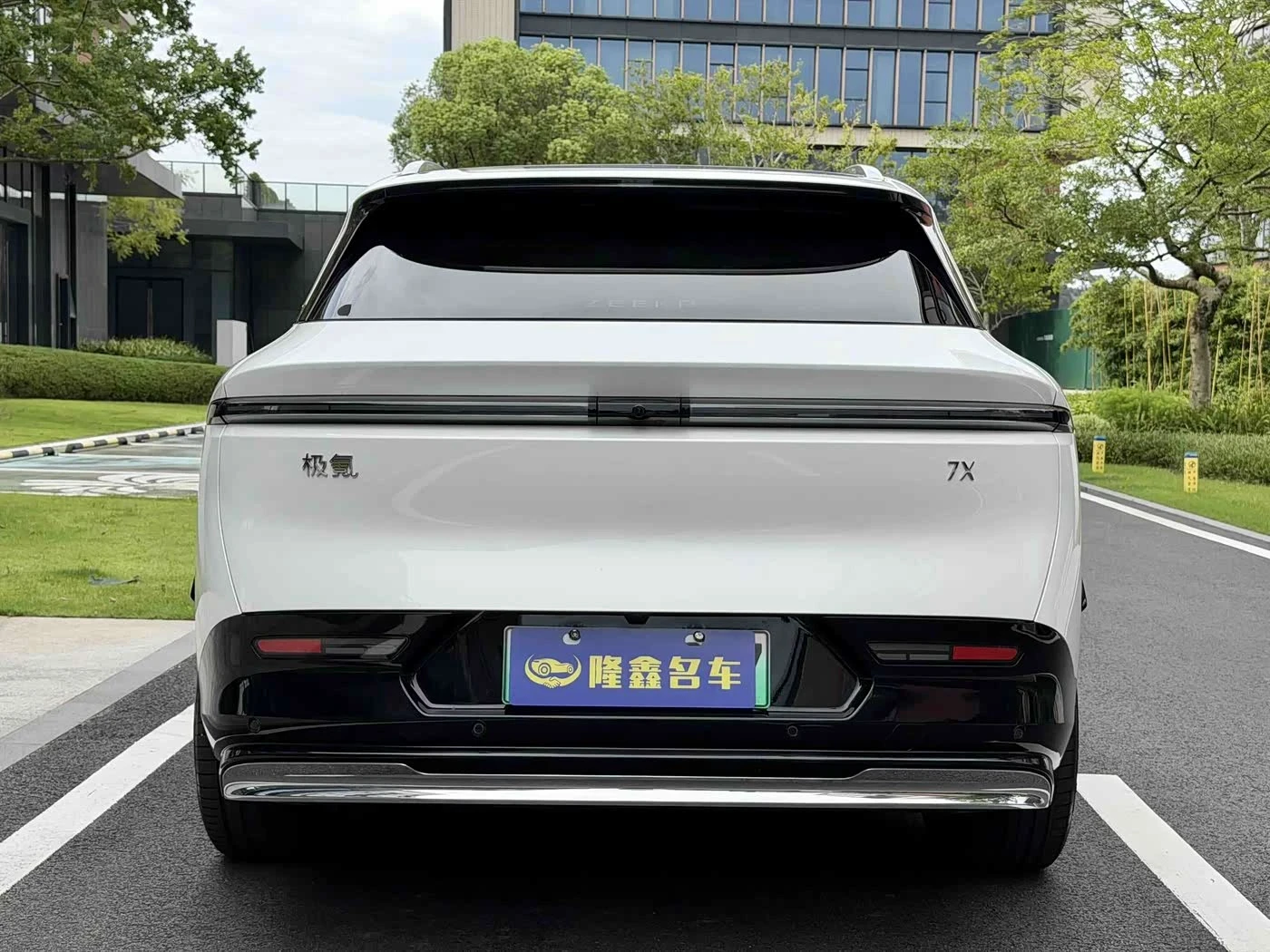 Zeekr 7X Intelligent Driving 75KW autogeorge.com, снимка 5 - Автомобили и джипове - 55689217