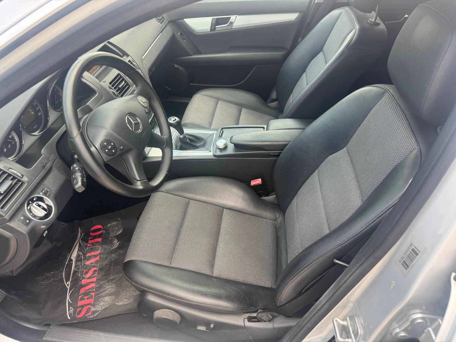 Mercedes-Benz C 180 i AVANTGARDE, снимка 9 - Автомобили и джипове - 55786343