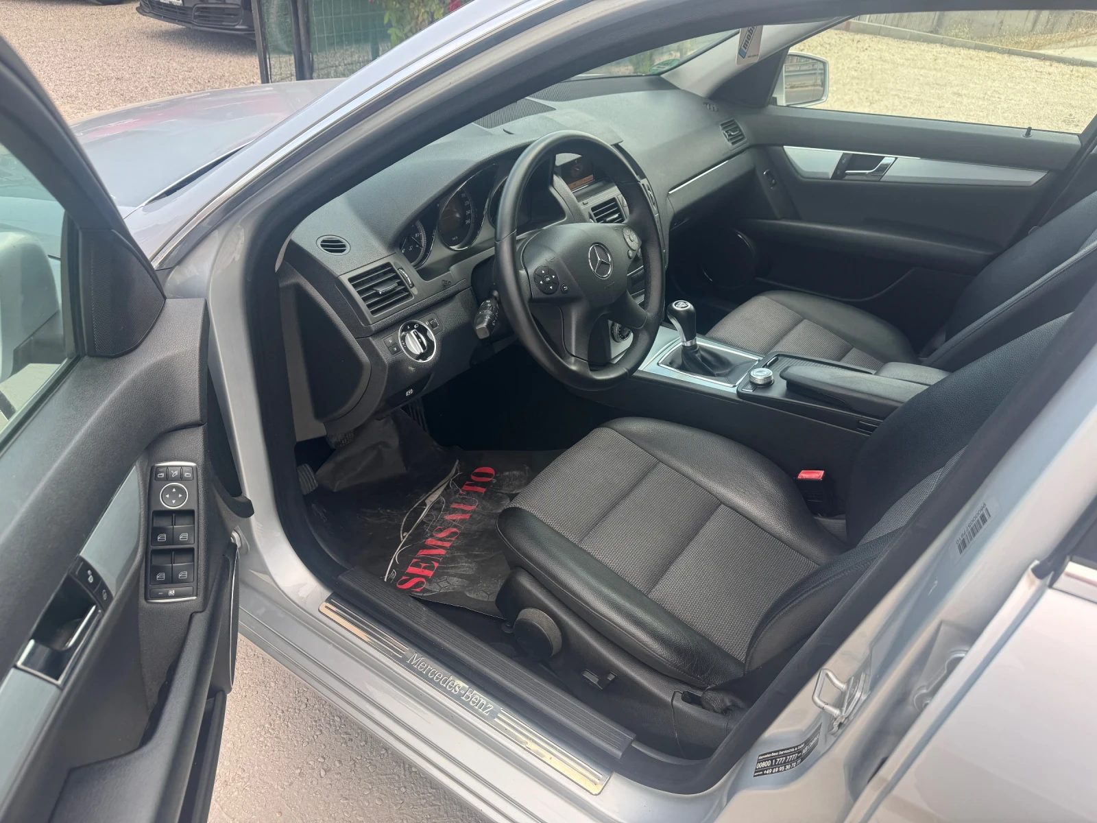 Mercedes-Benz C 180 i AVANTGARDE, снимка 7 - Автомобили и джипове - 55786343